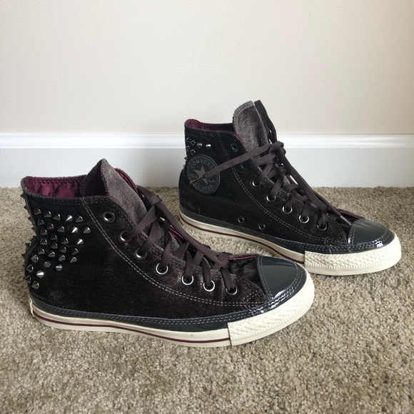 chuck taylor studded converse